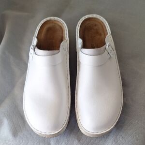 Naot IRIS White Leather Slip-On Clogs